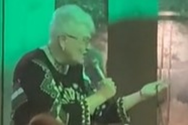 76-Year-Old Fargo Woman KILLS It At A Karaoke Bar
